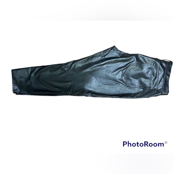 Abercrombie high rise skinny vegan leather pants - Picture 4 of 4